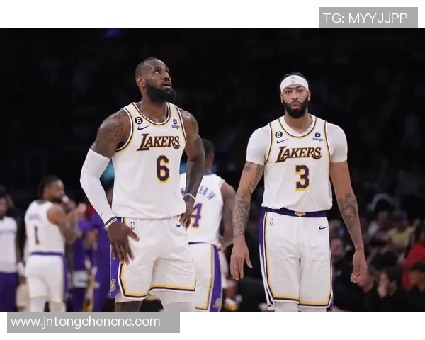 2020年湖人与掘金的激烈对决回顾与分析