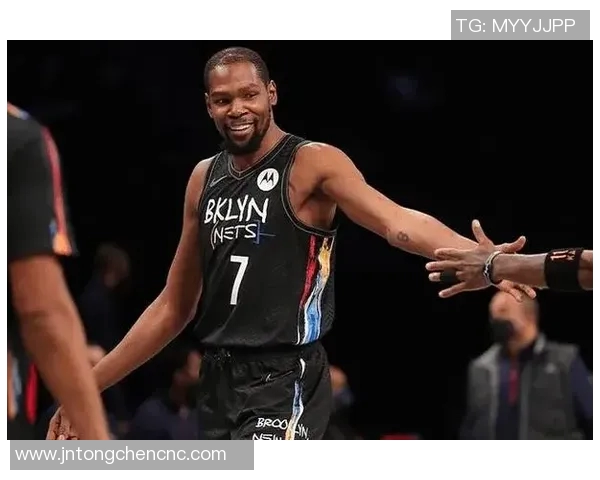 巴塞罗那与布拉格激战正酣比分悬念引发球迷热议 巴塞罗那与布拉格激战正酣比分悬念引发球迷热议