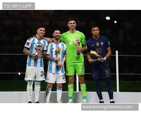 巴黎与巴萨的对决:足球盛宴中的战术较量与明星对抗 巴黎与巴萨的对决:足球盛宴中的战术较量与明星对抗