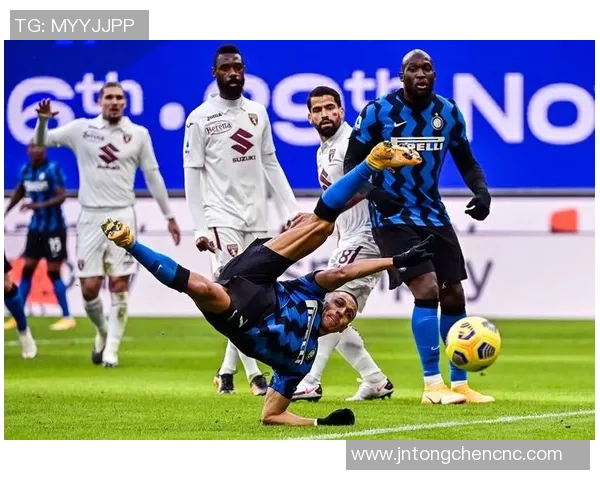 意甲激战亚特兰大主场迎战强敌罗马争夺关键三分之战