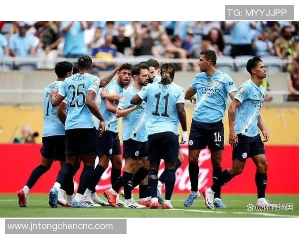 曼城与巴萨激战正酣足球游戏中的经典对决与战术较量 曼城与巴萨激战正酣足球游戏中的经典对决与战术较量