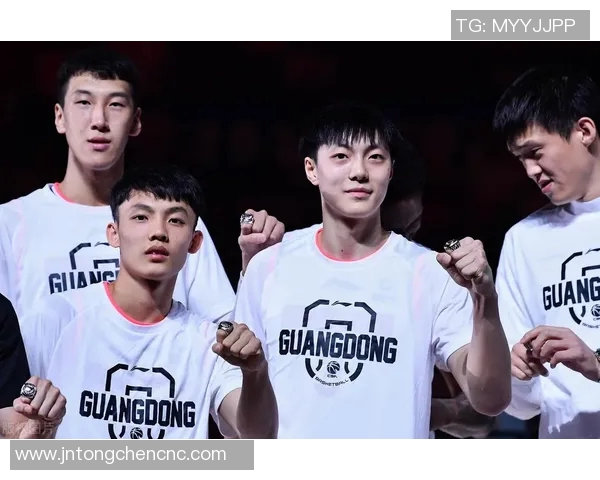 徐杰：从青涩少年到篮球场上的璀璨明星之路揭秘