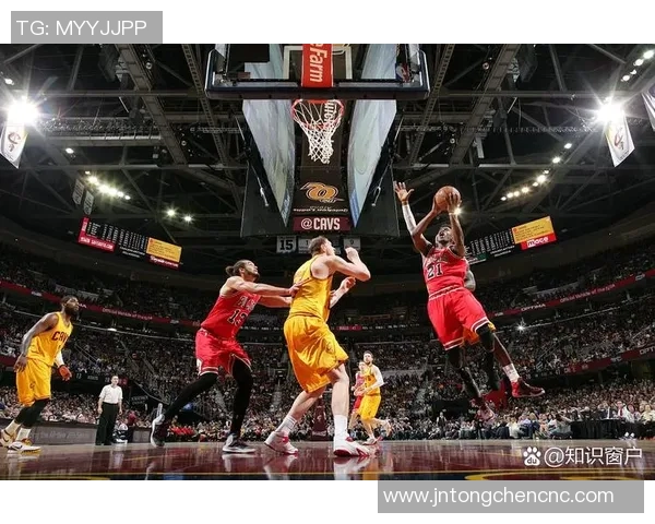 2015年NBA季后赛勇士与火箭的激烈对决回顾与精彩瞬间分析 2015年NBA季后赛勇士与火箭的激烈对决回顾与精彩瞬间分析