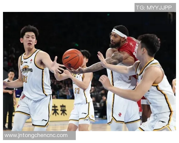 CBA季后赛精彩对决北京队与上海队全场录像回放及精彩瞬间分析