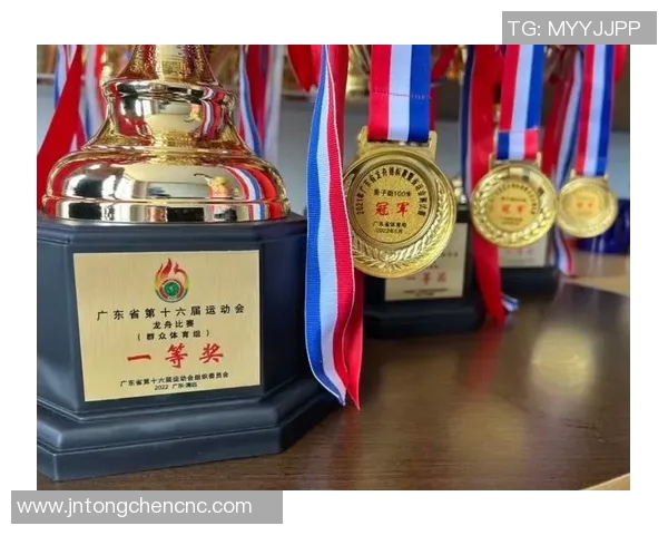 勇士逆转猛龙再创辉煌展现团队精神与顽强斗志的精彩对决 勇士逆转猛龙再创辉煌展现团队精神与顽强斗志的精彩对决