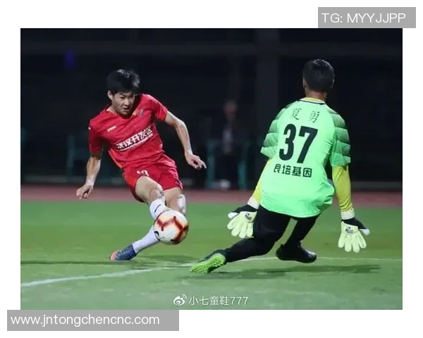 武汉足球队的拼搏之路：从艰难起步到荣耀时刻的真实记录