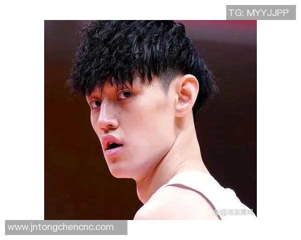 曾凡博的篮球之路：从青涩少年到职业赛场的奋斗历程与梦想追逐